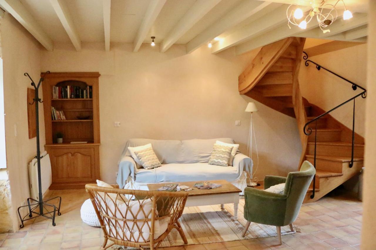 Les Perroutis Villa Saint-Alvère Szoba fotó