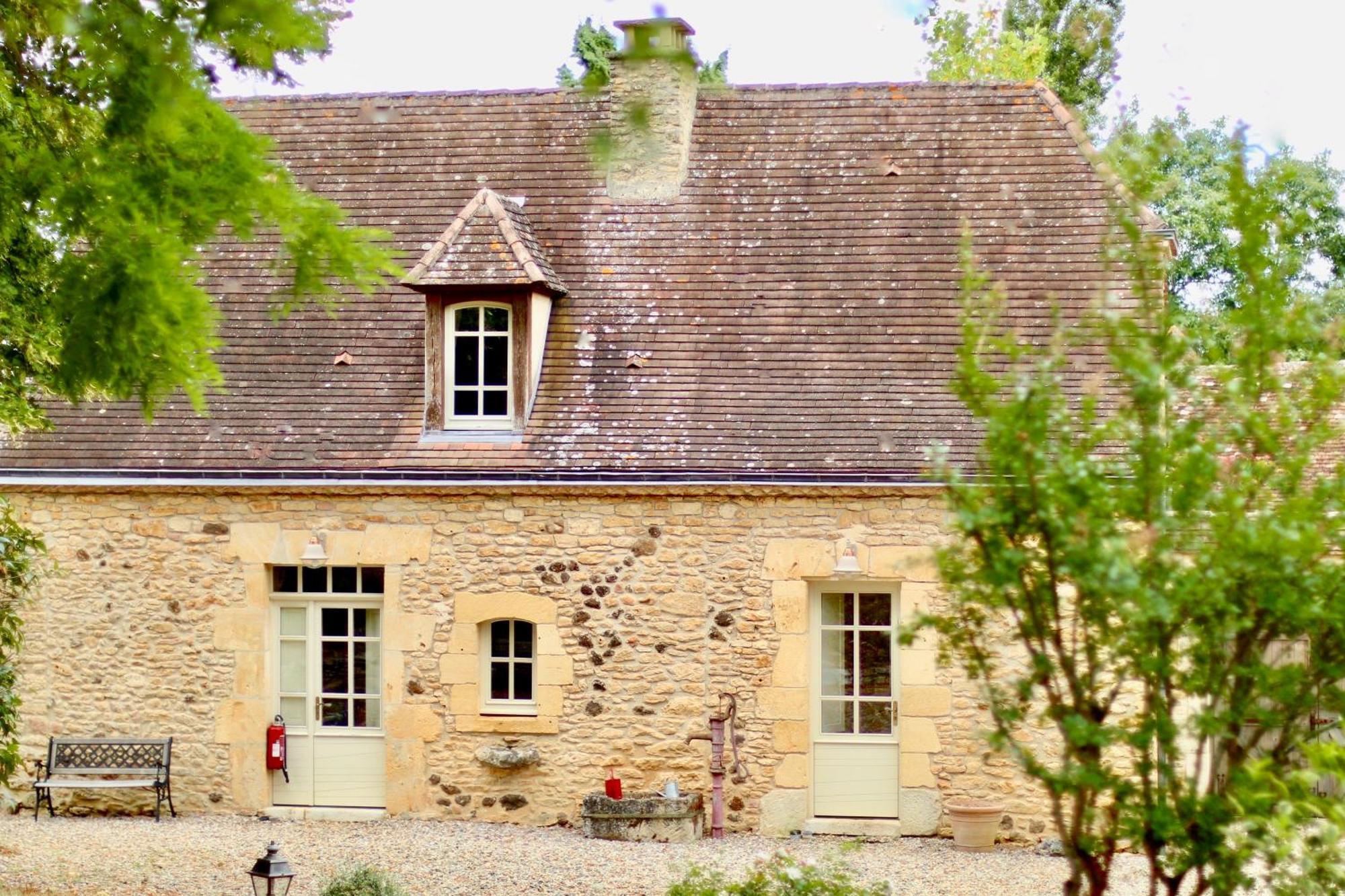 Les Perroutis Villa Saint-Alvère Kültér fotó