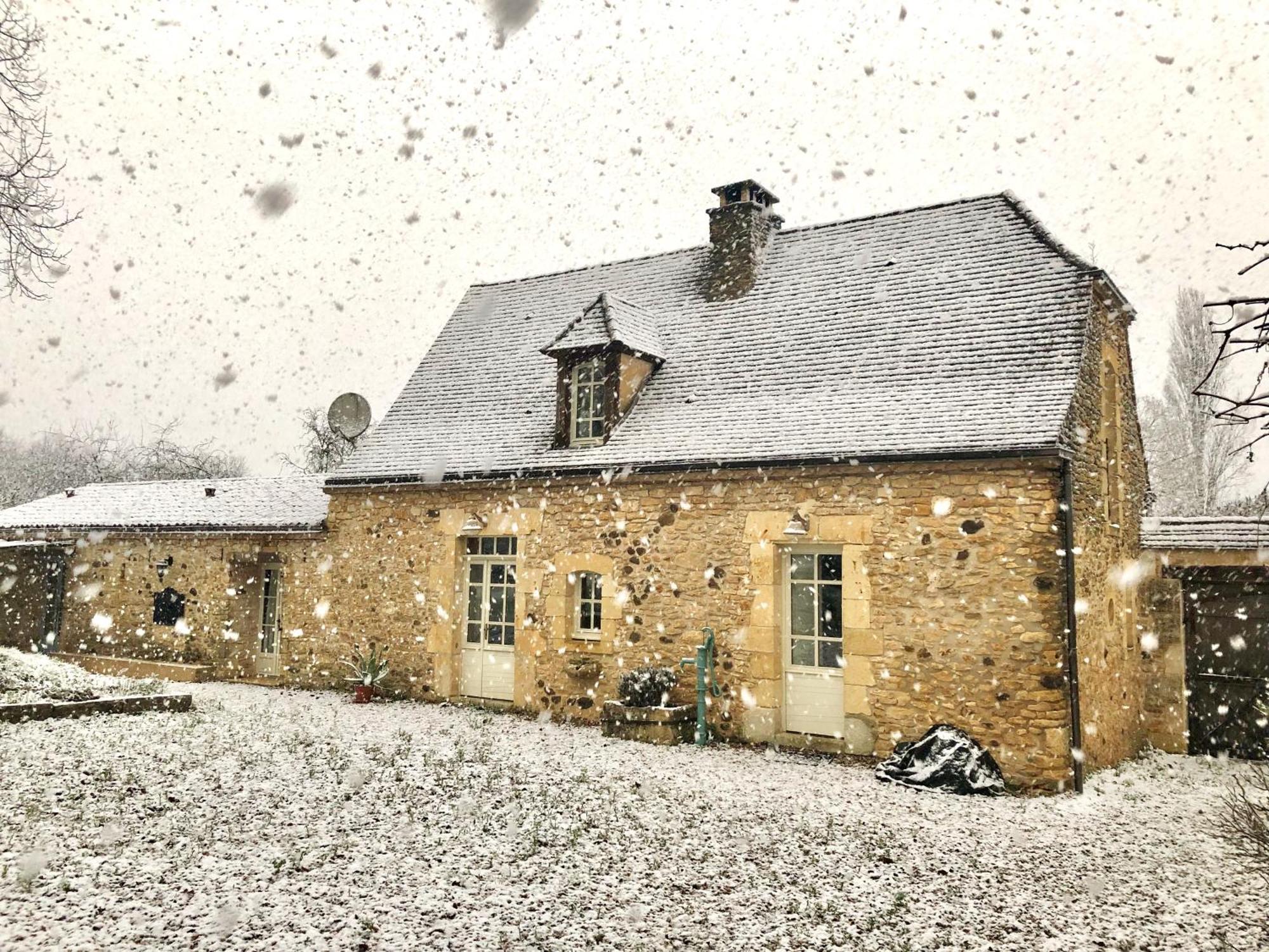 Les Perroutis Villa Saint-Alvère Kültér fotó