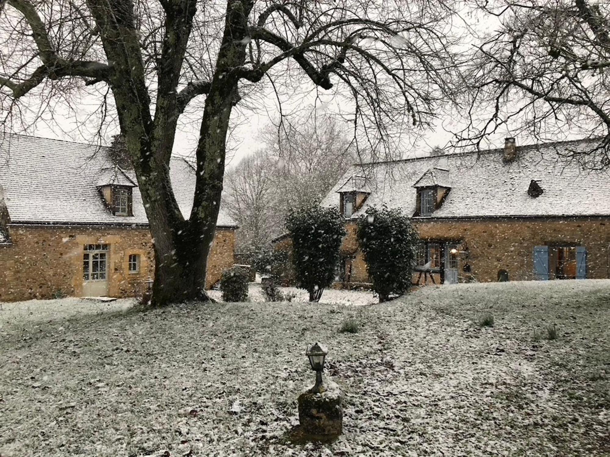 Les Perroutis Villa Saint-Alvère Kültér fotó